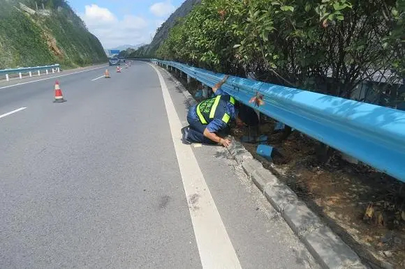 文山高速路波形护栏