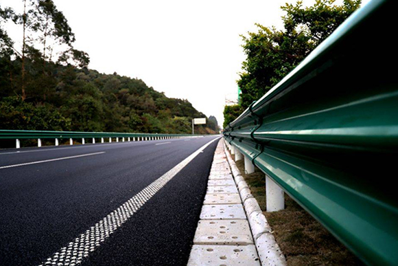 文山高速公路护栏的常用类型